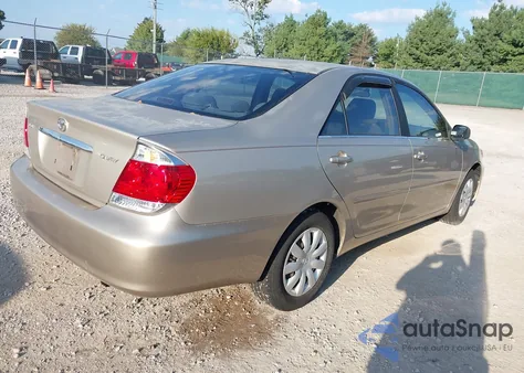 2005 Toyota Camry Le/Xle/Se z USA, uszkodzony, nr VIN 4T1BE32K05U604041